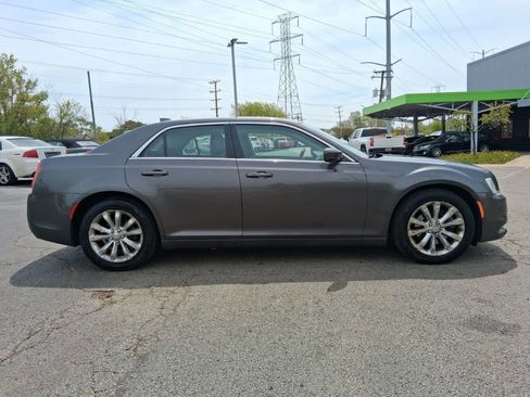 Used 2015 Chrysler 300 Limited w/ Driver Convenience Group AWD/4WD image 4