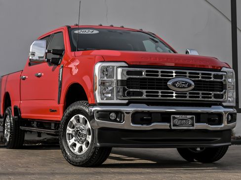 Used 2024 Ford F250 XLT image 1