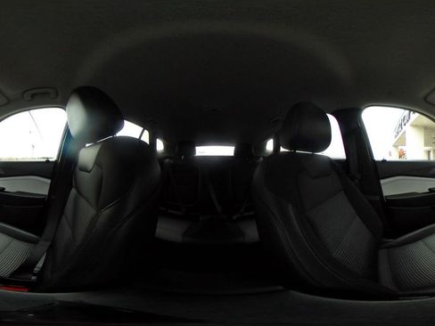 Used 2025 Chevrolet Trax LT image 42