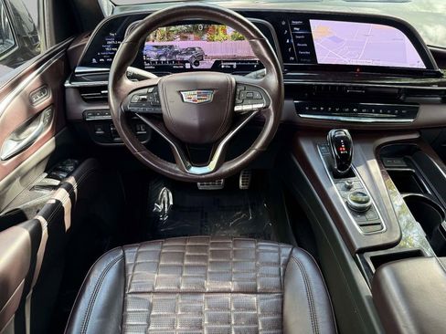 Used 2023 Cadillac Escalade Sport Platinum image 4