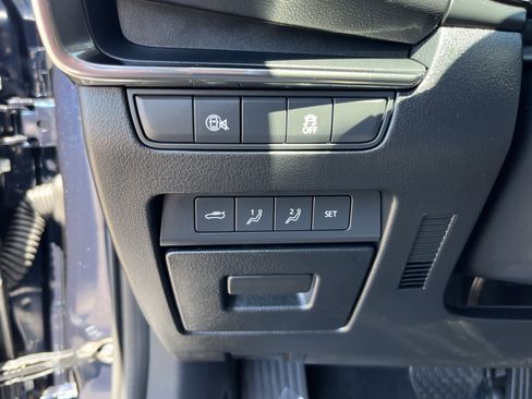 Used 2024 MAZDA MAZDA3 s FWD image 25