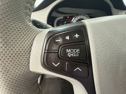 Used 2012 Toyota Sienna SE image 18