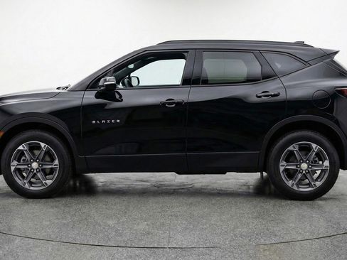 Used 2025 Chevrolet Blazer LT FWD image 5