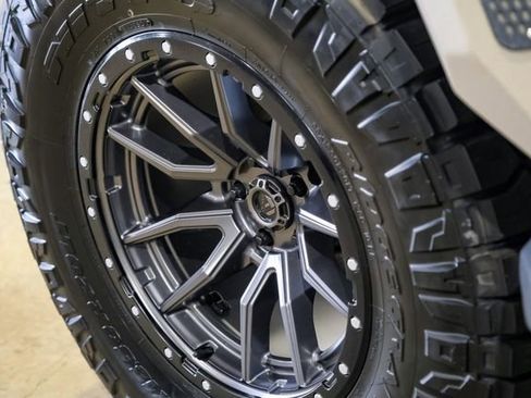 Used 2025 Jeep Gladiator Rubicon w/ Safety Group image 9