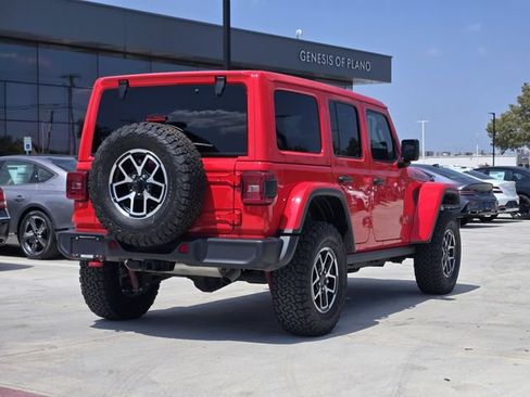 Used 2025 Jeep Wrangler Unlimited Rubicon w/ Convenience Group AWD/4WD image 3