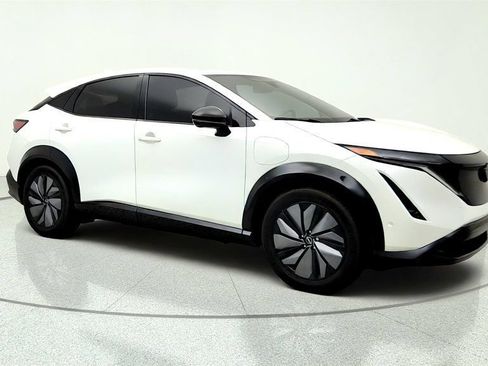 Used 2024 Nissan Ariya AWD image 3