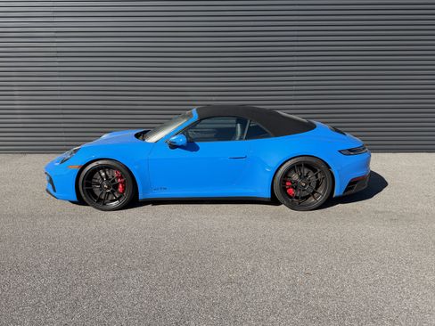 Certified 2023 Porsche 911 Carrera GTS image 2