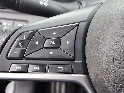 Used 2024 Nissan Altima 2.5 SV image 17