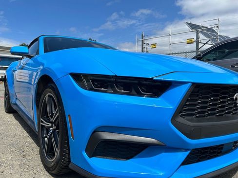Used 2025 Ford Mustang Premium RWD image 33