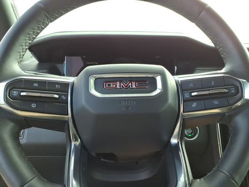 Used 2025 GMC Acadia Elevation image 20