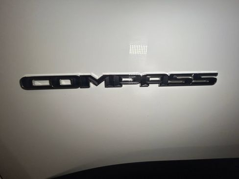 Used 2025 Jeep Compass Limited AWD/4WD image 23