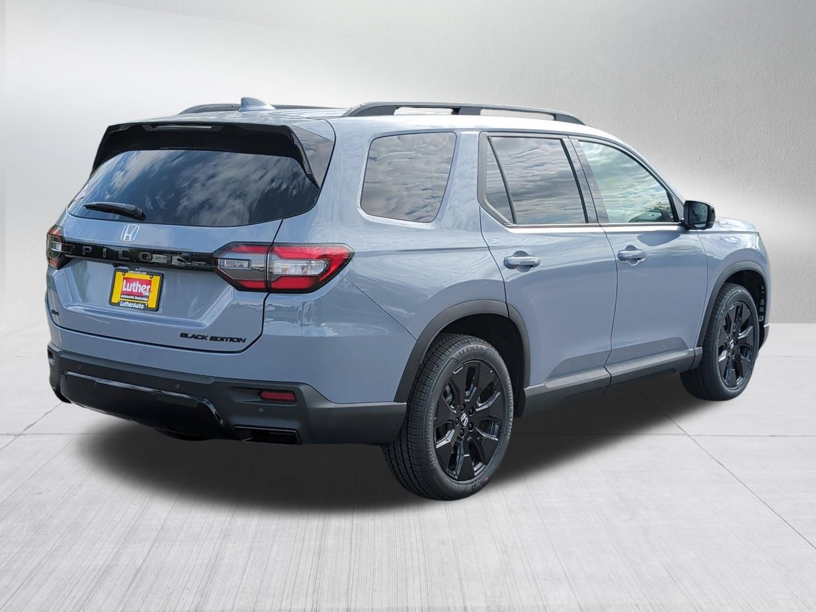 New 2026 Honda Pilot Black Edition image 7