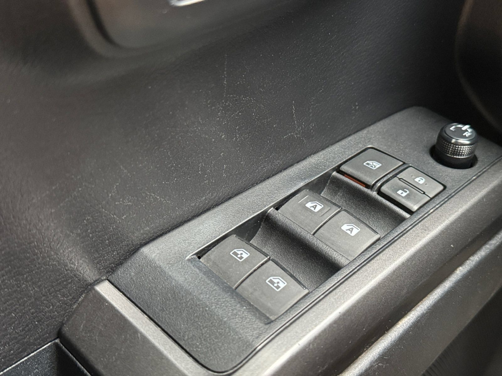 Used 2021 Toyota Tacoma TRD Off-Road w/ Technology Package AWD/4WD image 15