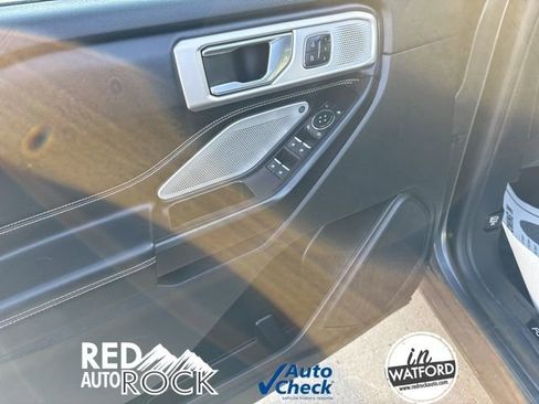 Used 2020 Ford Explorer ST w/ Premium Technology Package image 17