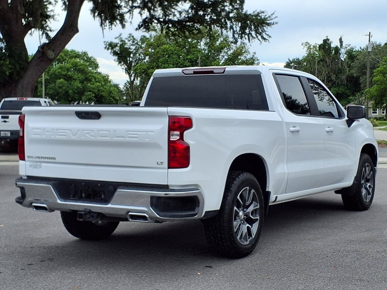 Used 2024 Chevrolet Silverado 1500 LT AWD/4WD image 4