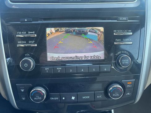 Used 2014 Nissan Altima 2.5 SV FWD image 16