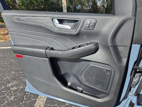 Certified 2025 Ford Escape Platinum w/ Premium Technology Package image 19