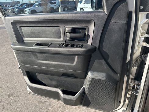 Used 2013 RAM 2500 Tradesman w/ Chrome Appearance Group image 19