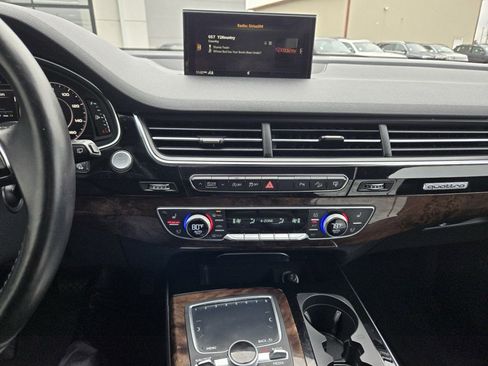 Used 2017 Audi Q7 3.0T Premium Plus w/ Premium Plus Package image 10