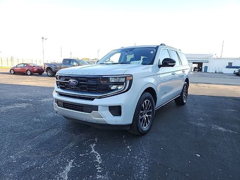 Used 2025 Ford Expedition Platinum AWD/4WD image 10