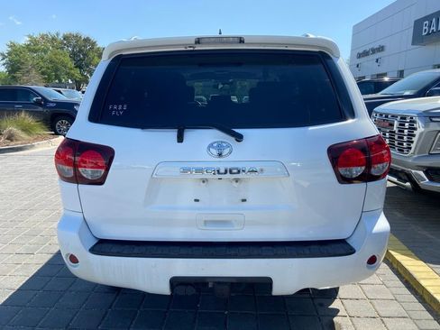Used 2018 Toyota Sequoia SR5 image 5