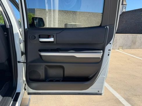 Used 2019 Toyota Tundra SR5 w/ Convenience Package AWD/4WD image 17