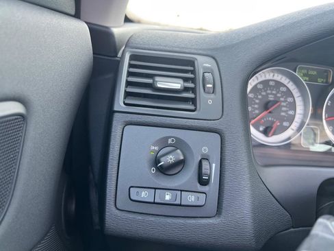 Used 2013 Volvo C70 T5 image 19