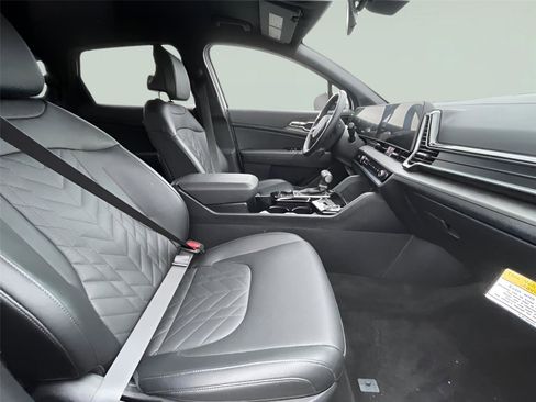 Used 2025 Kia Sportage X-Line image 22