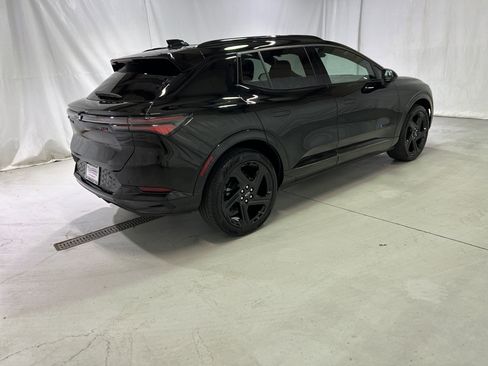 Certified 2024 Chevrolet Equinox EV RS image 11