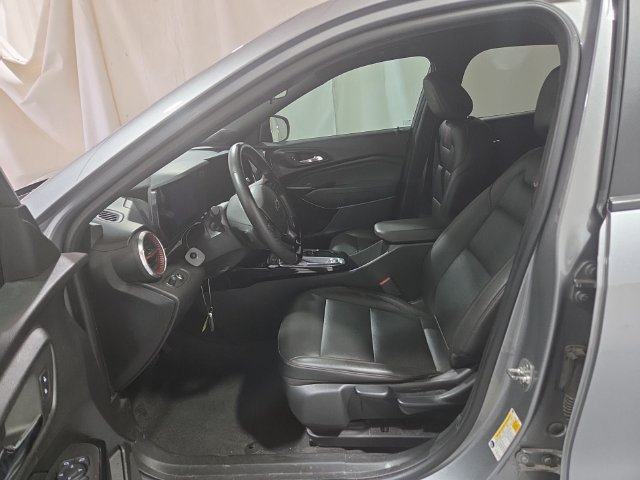 Used 2025 Chevrolet Trax RS w/ Sunroof Package FWD image 8