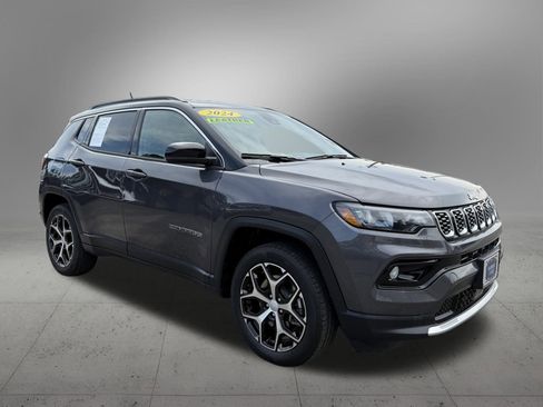 Used 2024 Jeep Compass Limited image 6