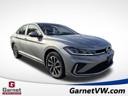 Certified 2025 Volkswagen Jetta S image 3