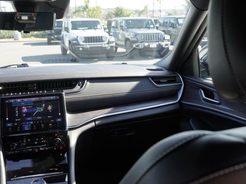 Used 2024 Jeep Grand Cherokee L Limited w/ Luxury Tech Group II image 27