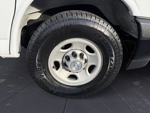 Used 2020 Chevrolet Express 2500 w/ Driver Convenience Package image 32