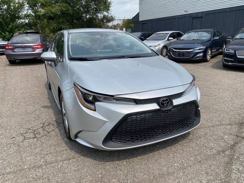 Used 2022 Toyota Corolla LE FWD image 5