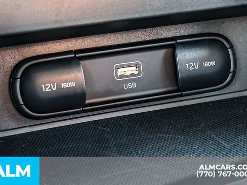 Used 2025 Kia Soul LX w/ LX Technology Package FWD image 40