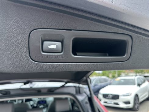 Used 2020 Honda CR-V Touring image 11