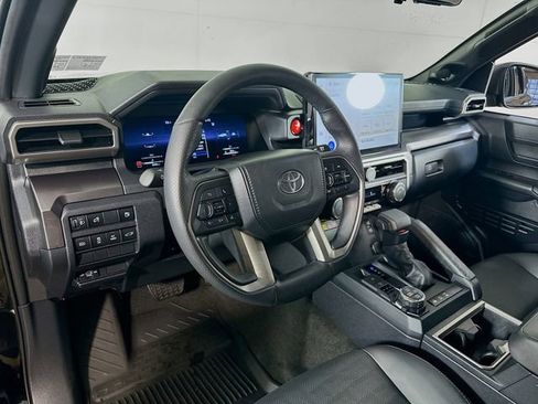 Used 2025 Toyota 4Runner TRD Off-Road Premium image 17