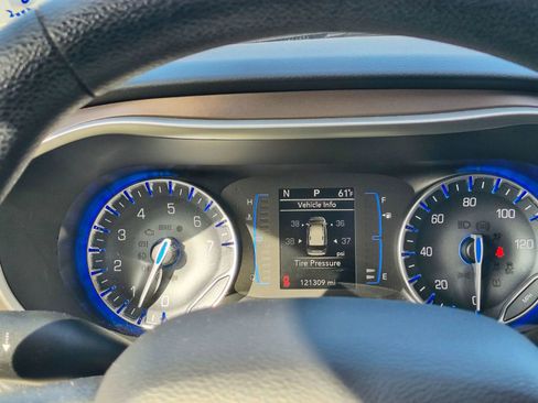 Used 2020 Chrysler Voyager Lxi image 16