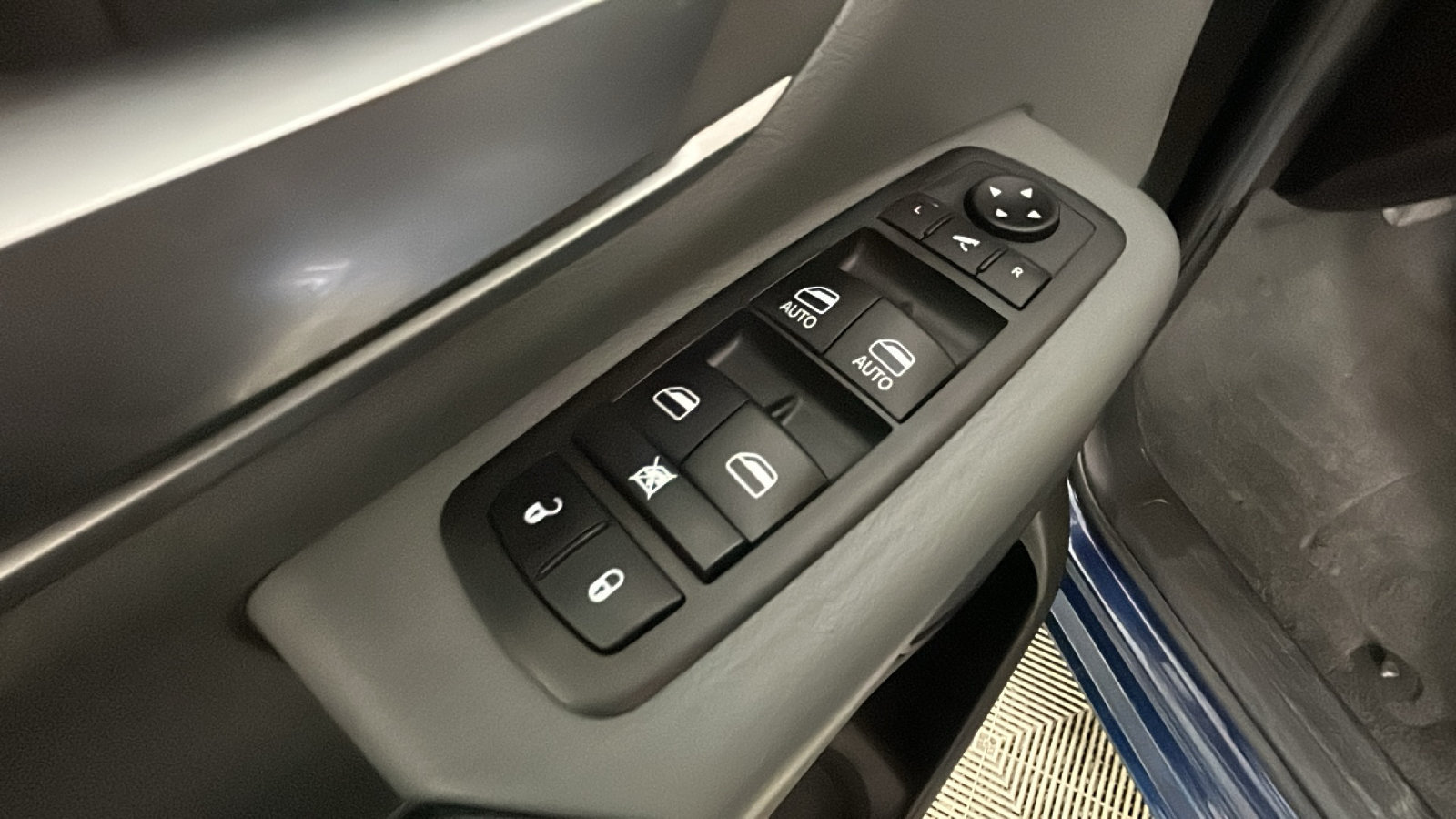 Used 2020 RAM 1500 Big Horn AWD/4WD image 13