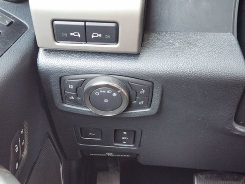 Used 2022 Ford F250 Lariat w/ Lariat Ultimate Package AWD/4WD image 22