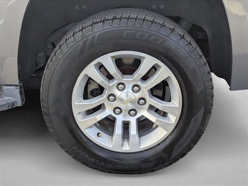 Used 2018 Chevrolet Tahoe LT image 23