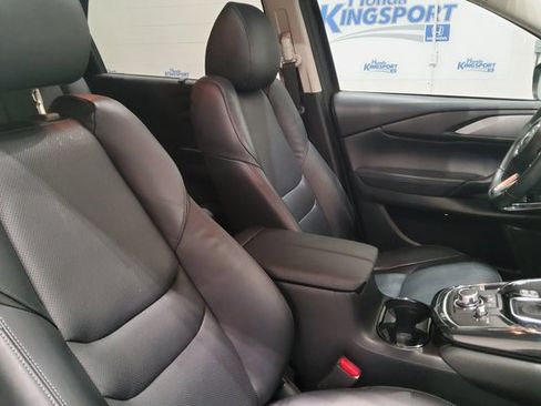 Used 2018 MAZDA CX-9 Touring w/ Touring Premium Package image 24