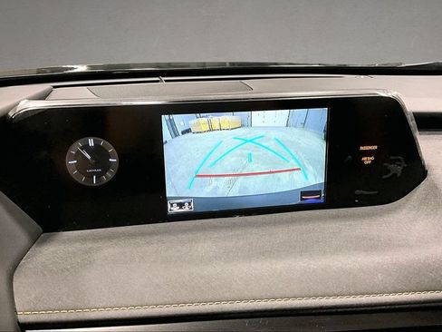 Used 2022 Lexus UX 250h w/ Premium Package AWD/4WD image 14
