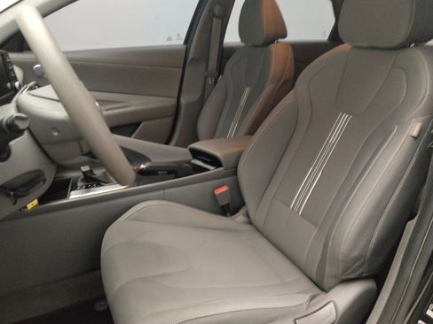 Used 2022 Hyundai Elantra SEL FWD image 17