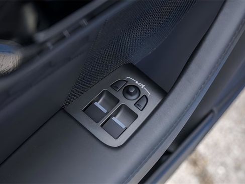 Used 2023 Jaguar F-TYPE R image 23