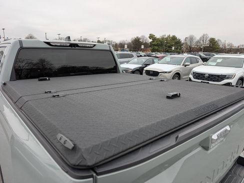 Used 2024 Toyota Tundra Limited image 6