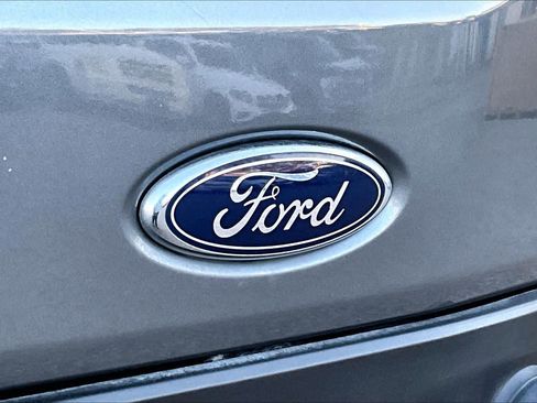 Used 2022 Ford E-Transit Medium Roof image 28