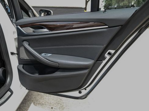 Used 2019 BMW 540i xDrive AWD/4WD image 44