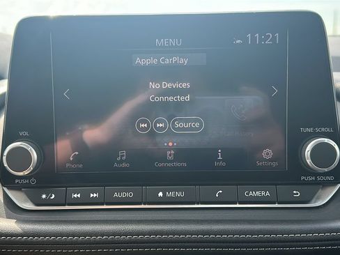 Used 2025 Nissan Rogue SV FWD image 24